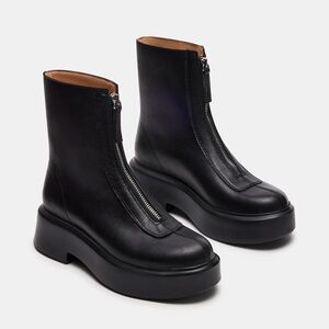 NEW Steve Madden Zippered Ankle Boots JONES BLACK LEATHER NEVER WORN